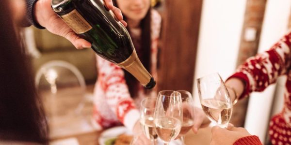 Los cinco motivos saludables para brindar con vino estas Navidades
