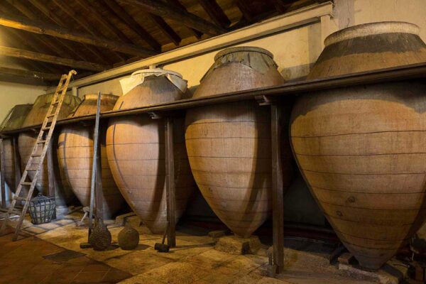 El vino regresa a las tinajas de barro