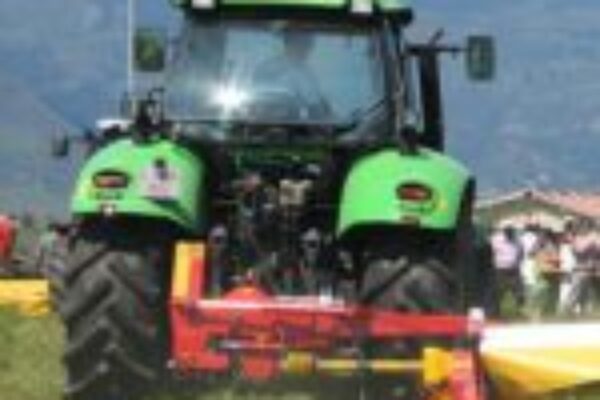Planas anuncia que incrementará la dotación del Plan Renove de maquinaria agrícola por encima de los 8 millones de euros