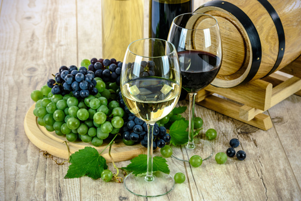 En la semana 16 el consumo de vino sube un 51,8% respecto a 2019 pero cae respecto a la semana anterior