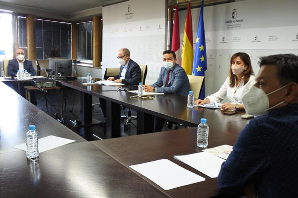 «Castilla-La Mancha contará con el decreto de venta directa más ‘ambicioso’ de España