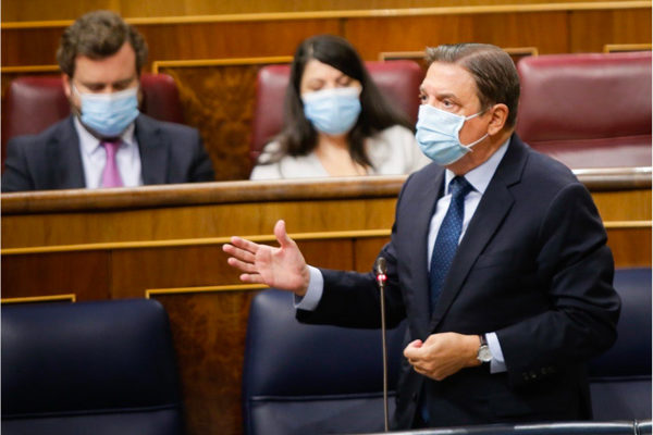 Luis Planas pide a las comunidades autónomas colaboración para una aplicación eficaz de la PAC en España