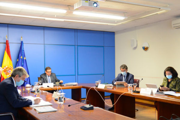 La Conferencia Sectorial aprueba el reparto de 58,7 millones de euros para programas vitivinícolas