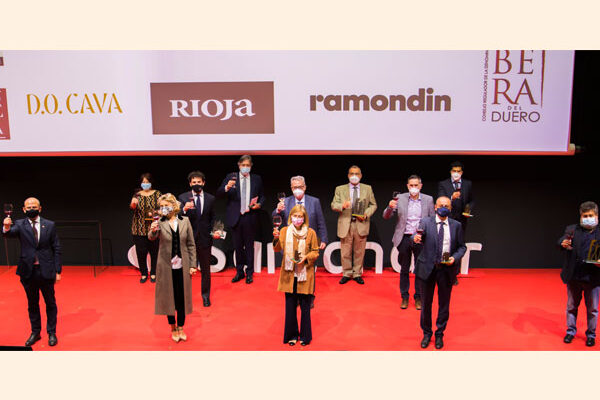 La entrega de los XIV Premios Empresariales Mercados del Vino y la Distribución ha sido visualizada en directo por 300 personas