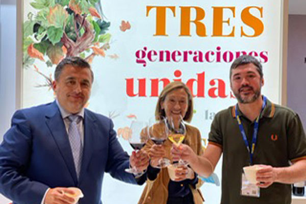 Familia Férnandez Rivera presenta en Madrid Fusión el pincho AF Pesquera y su vino 20 Aldeas