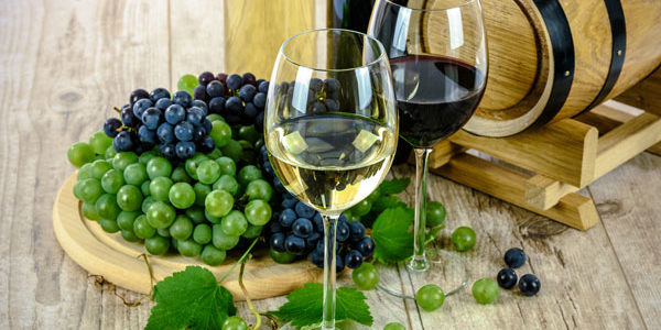 El consumo moderado de vino podría reducir el riesgo de menopausia natural precoz