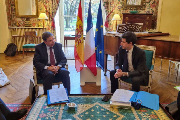 España y Francia refuerzan sus líneas de trabajo para impulsar las “cláusulas espejo” en las negociaciones con terceros países