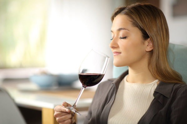 El consumo per cápita de vino en los hogares españoles en 2020 alcanzó los 10,1 litros de consumo y los 30,6 euros de gasto