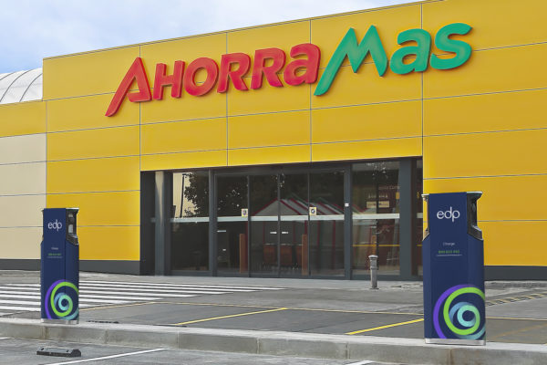Ahorramas y EDP alcanzan un acuerdo para el despliegue de 450 puntos de recarga para vehículos eléctricos