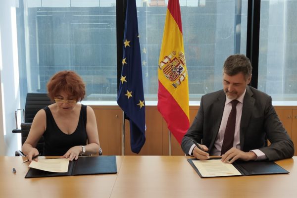 ICEX y la FEV renuevan su marco de colaboración para promover la internacionalización del vino español