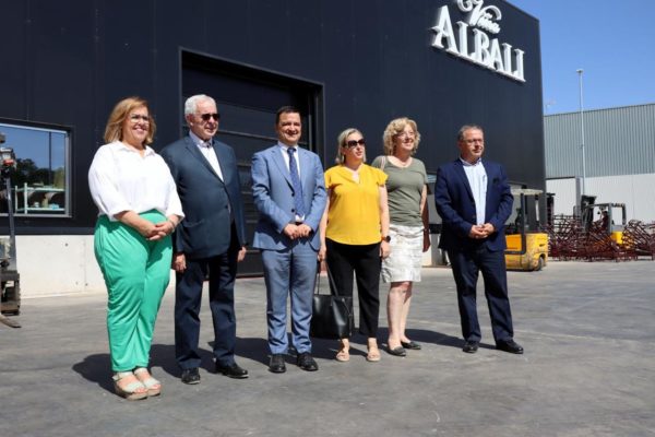 Castilla-La Mancha cuenta en Valdepeñas con el almacén de barricas de vino tranquilo más grande del mundo