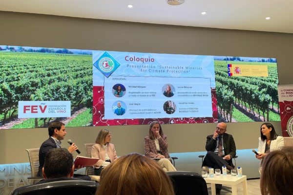 La FEV presenta ‘Sustainable Wineries for Climate Protection’, la evolución de su sello de sostenibilidad para incluir criterios sociales, económicos y de gobernanza