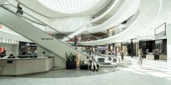 Aumenta la afluencia en centros comerciales respecto al año anterior