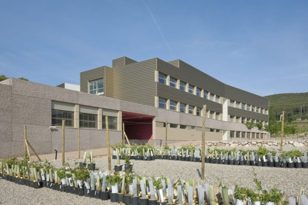 El Gobierno de La Rioja aprueba el convenio entre el Ejecutivo regional, la UR y el CSIC que regula el Instituto de Ciencias de la Vid y del Vino