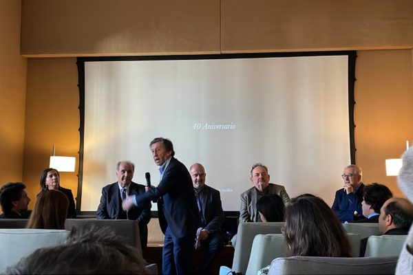 Tempos Vega Sicilia presenta un libro sobre los 40 años de la familia Álvarez al frente del grupo bodeguero