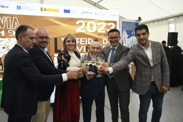 La Xunta apuesta por la calidad, las variedades autóctonas y la recuperación de zonas históricas de cultivo como claves para el futuro del vino