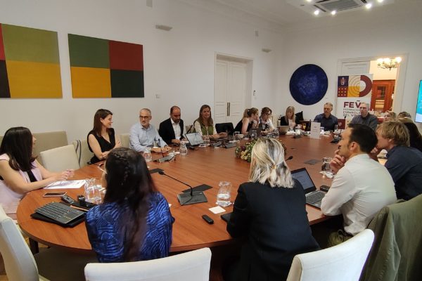 La FEV organiza una visita técnica de expertos de los monopolios nórdicos para conocer los avances y retos en sostenibilidad del sector vitivinícola español