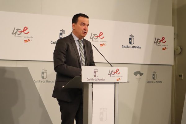Castilla-La Mancha invertirá 60 millones de euros en ayudas a los agricultores profesionales para afrontar la sequía