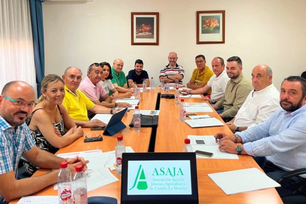 ASAJA CLM marca una nueva estrategia en defensa de la uva y sus productores