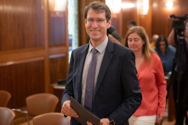 El Gobierno de La Rioja anuncia ayudas directas e inminentes de 15 millones de euros para reducir los excedentes de vino