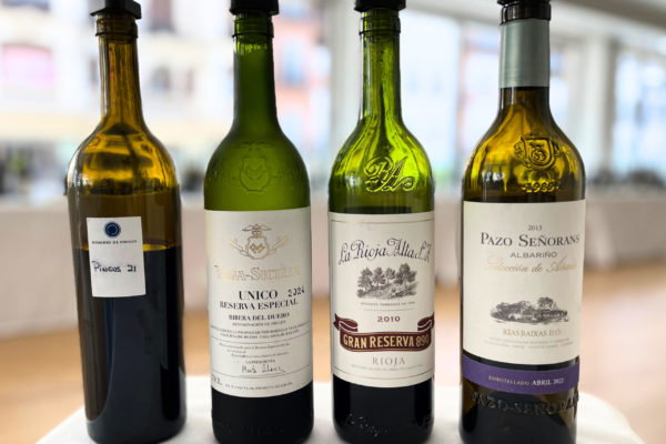 Guía Peñín concede los 100 puntos a cuatro vinos