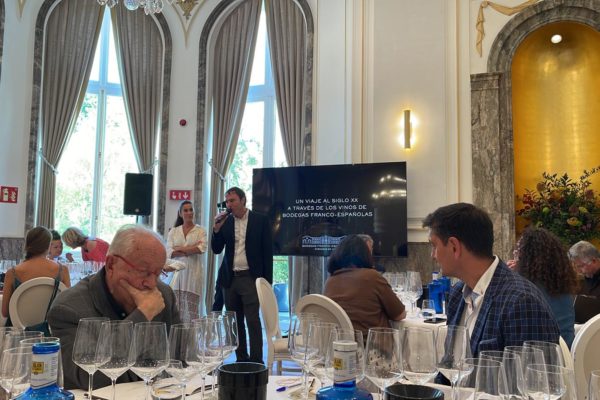 Un viaje al siglo XX a través de los vinos de Bodegas Franco-Españolas