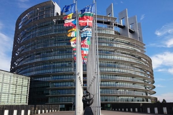 El Parlamento Europeo rechaza el Reglamento SUR, abriendo nuevas perspectivas para la innovación agrícola, según ASAJA