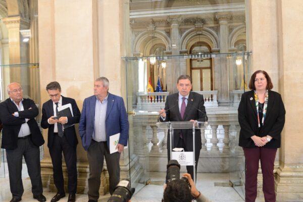 El Gobierno y las organizaciones profesionales agrarias logran “avances importantes” en las medidas para el sector
