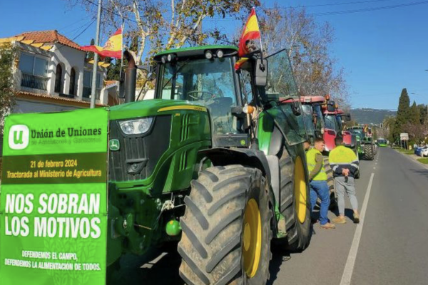 La tractorada de Unión de Uniones ha salido hoy y entrará mañana en Madrid hasta el Ministerio de Agricultura