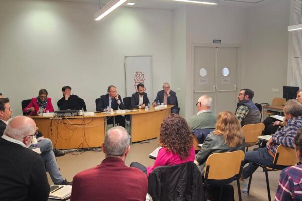 El Gobierno de la Comunitat Valenciana traslada su compromiso con el sector vinícola en la primera reunión de la Mesa Sectorial