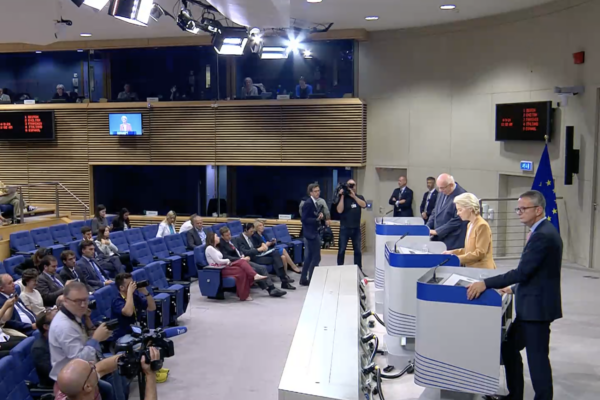 El diálogo estratégico sobre el futuro de la agricultura de la UE presenta su informe final a la presidenta Von der Leyen