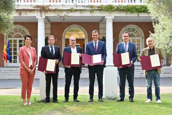 CEOE y CEPYME firman el acuerdo alcanzado con Gobierno y sindicatos que afecta a la jubilación de los trabajadores