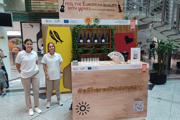 A Shared Passion en aeropuertos y museos de España