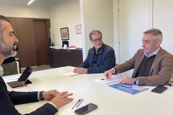 Andalucía y Valencia exigen al Gobierno un «esfuerzo mucho mayor» para proteger a los productores españoles frente a los aranceles