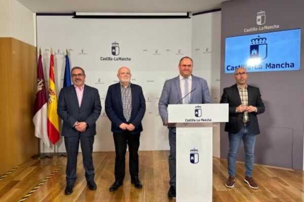 Castilla La Mancha ayudará con 20 M € a 928 agricultores y ganaderos a comprar maquinaria agrícola más eficiente