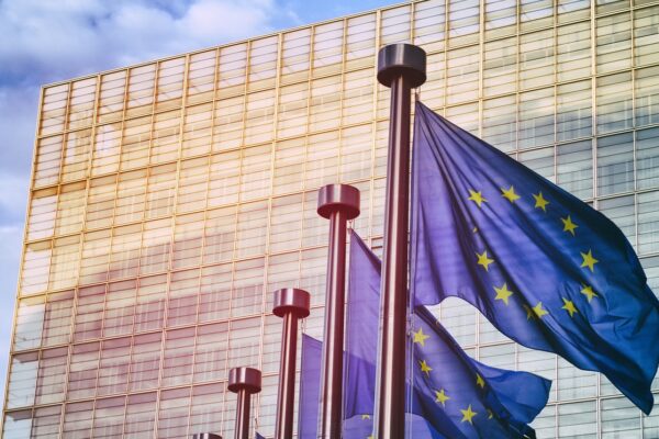 La Comisión impone una multa de 329 millones de euros a Delivery Hero y Glovo por su participación en un cartel de servicios en línea de entrega de alimentos