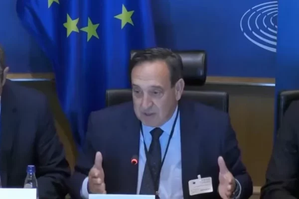ASAJA exige presupuesto real y medidas para los profesionales del campo en su encuentro con el comisario Hansen