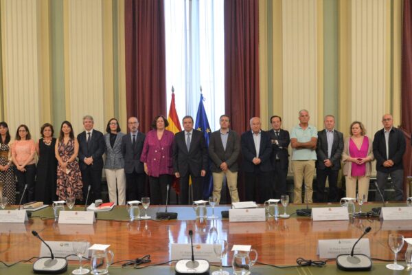 Luis Planas preside la constitución del nuevo Consejo Agrario con las cuatro organizaciones profesionales reconocidas