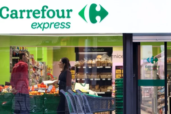 Carrefour abrirá más de 100 establecimientos en 2025