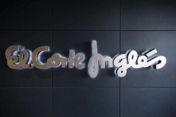 El Corte Inglés coloca una emisión de bonos por valor de 500 millones de euros