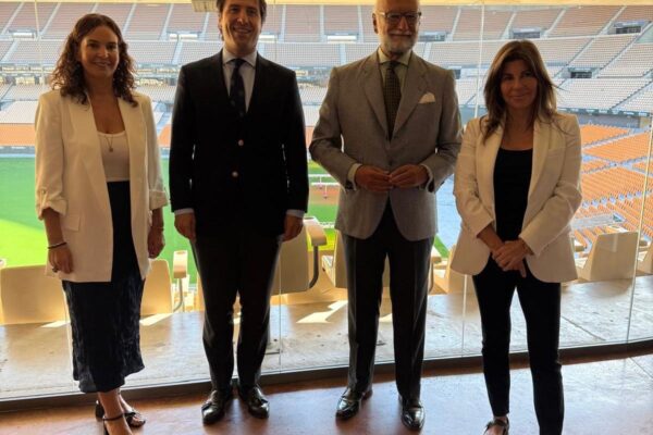 El 52% de los andaluces apoya ampliar la apertura de los comercios en domingos y festivos