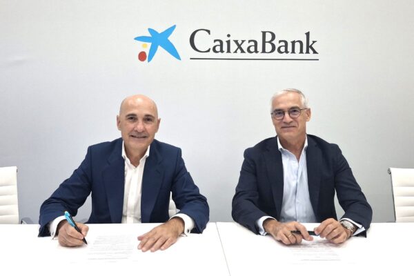 CaixaBank incrementa un 2,9% los préstamos a las empresas vitivinícolas y firma acuerdo con la FEV
