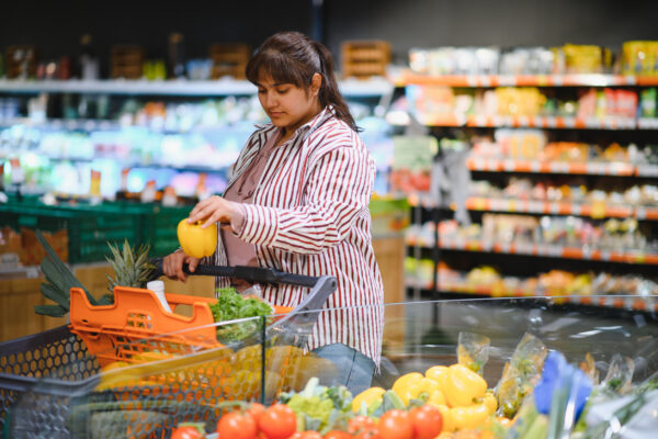 El gasto medio en gran consumo de los hogares extranjeros crece un 10,1%, frente al 4,3% de la media nacional
