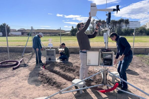 El IVIA instala una estación agrometeorológica en la UPV para mejorar la gestión del riego