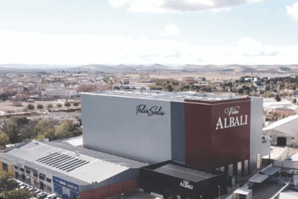 Mundus Vini distingue a Félix Solís Avantis como “Mejor Productor Español”