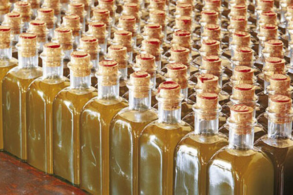 Andalucía reclama suspender el régimen de perfeccionamiento activo para las importaciones de aceite de oliva