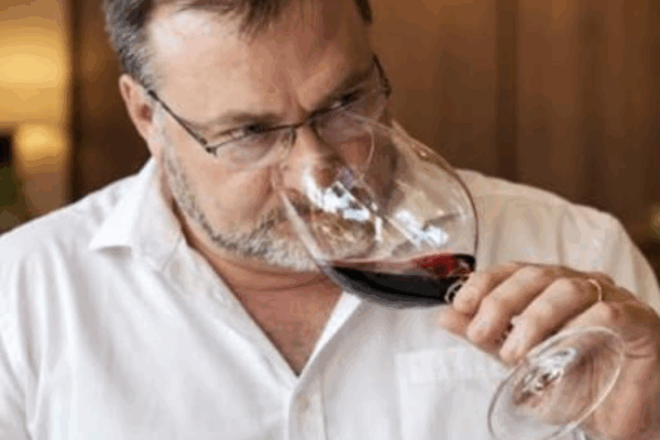 Fallece a los 59 años Óscar Tobía, fundador de Bodegas Tobía y pionero en la elaboración de vinos de Rioja